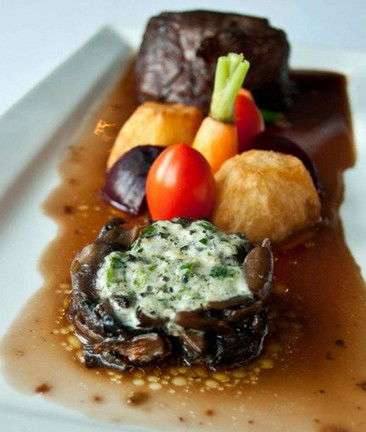 Aqua Linea Restaurant - Accommodation Redcliffe 4