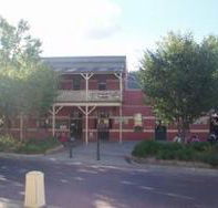 Alpine Hotel - Accommodation Redcliffe