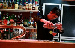 Alexanders Restaurant - Lord Forrest Hotel - Accommodation Redcliffe 2