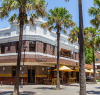 The Tilbury Hotel - Accommodation Redcliffe