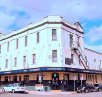 Caledonian Hotel - Accommodation Redcliffe