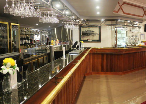 The Grand Hotel - Accommodation Redcliffe 4
