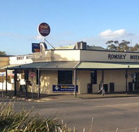 Romsey Hotel - Accommodation Redcliffe