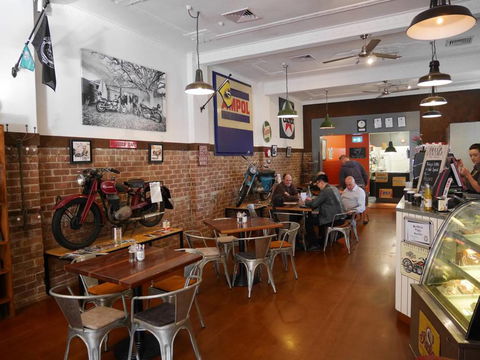Roadies Cafe - Accommodation Redcliffe 3