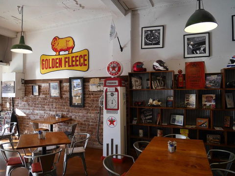 Roadies Cafe - Accommodation Redcliffe 4