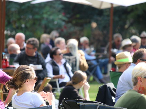 Music In The Gardens - Mitch King - Accommodation Redcliffe 1