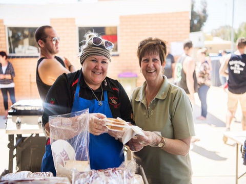 Mathoura Speed Shear And Annual Cancer Fundraiser - Accommodation Redcliffe 1