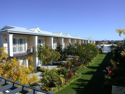 C Mandurah Resort - Accommodation Redcliffe 4