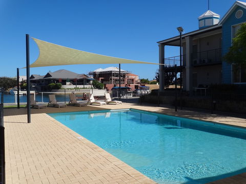 C Mandurah Resort - Accommodation Redcliffe 6