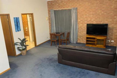Best Western Coastal Waters Motor Inn - Accommodation Redcliffe 3