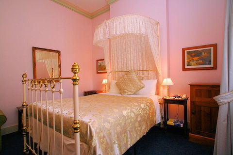 The Lodge On Elizabeth - Accommodation Redcliffe 4