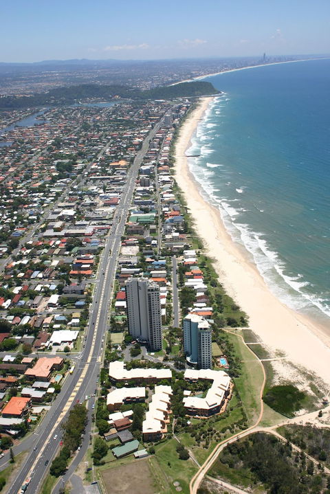 Royal Palm Resort - Accommodation Redcliffe 0