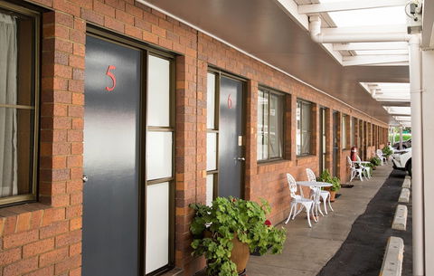 Country Pathfinder Motor Inn - Accommodation Redcliffe 2
