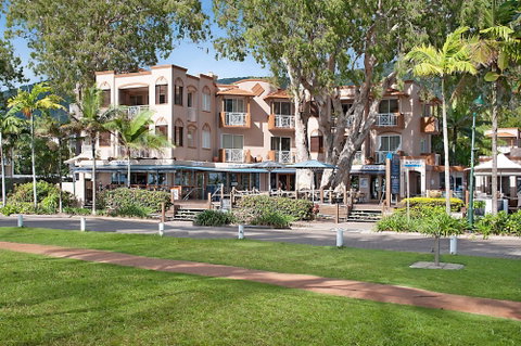 Alassio Palm Cove - Accommodation Redcliffe 1