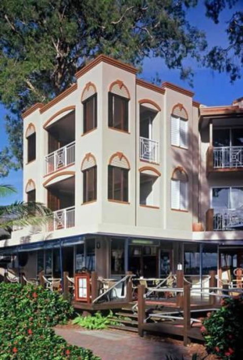 Alassio Palm Cove - Accommodation Redcliffe 2