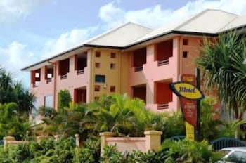 Kacys Bargara Beach Motel - Accommodation Redcliffe 0