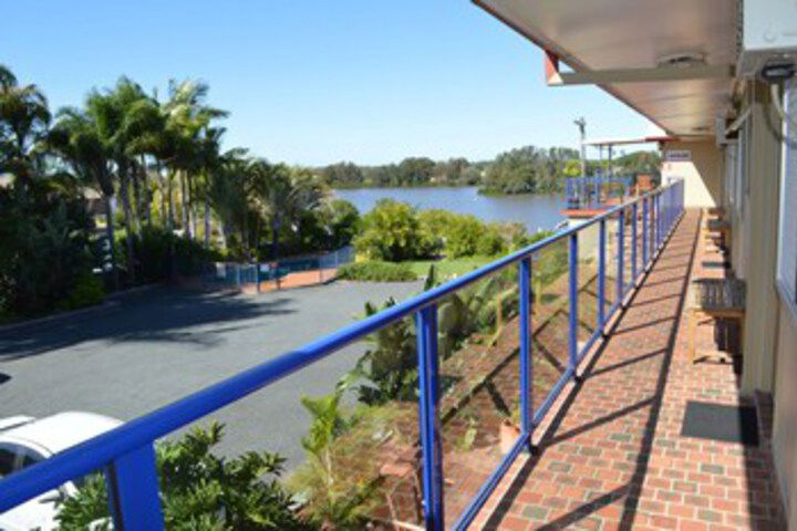 Lansdowne ACT Accommodation Redcliffe