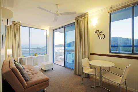 At Whitsunday Vista Holiday Apartments - Accommodation Redcliffe 6