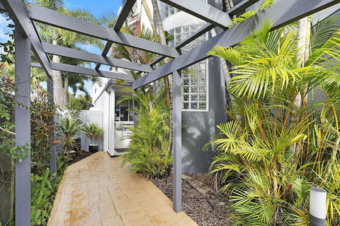 Beachside Mooloolaba - Accommodation Redcliffe 1