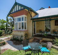 Danum House B  B - Accommodation Redcliffe