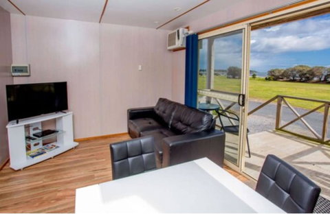 Discovery Parks â€“ Devonport - Accommodation Redcliffe 4