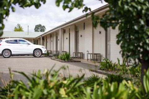 Merivale Motel - Accommodation Redcliffe 0