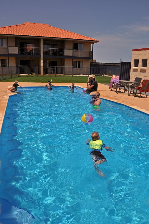 Pinnacles Edge Resort - Accommodation Redcliffe 6
