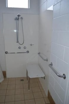 Penguin Seaside Motel - Accommodation Redcliffe 4