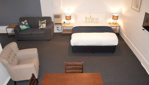 Penguin Seaside Motel - Accommodation Redcliffe 6