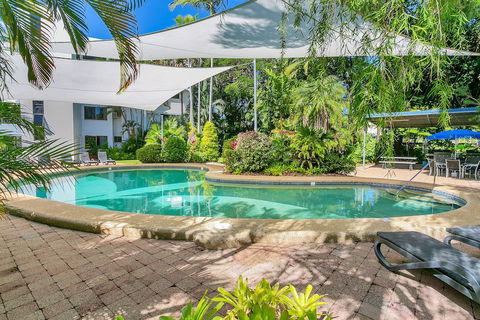 Roydon Beachfront Apartments - Accommodation Redcliffe 5