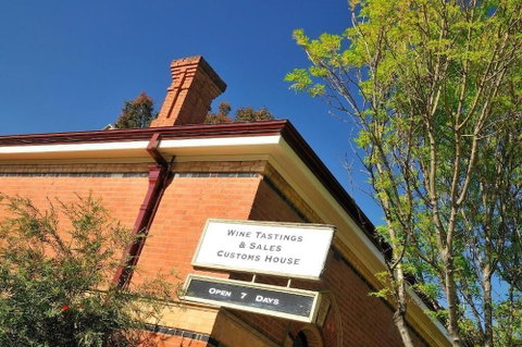 The Georgian Motor Lodge - Accommodation Redcliffe 0