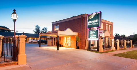 The Georgian Motor Lodge - Accommodation Redcliffe 3