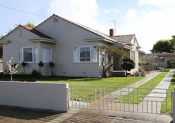 Ambleside TAS Accommodation Redcliffe