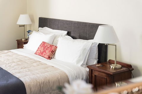 The Riversleigh - Accommodation Redcliffe 3