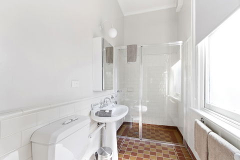 The Riversleigh - Accommodation Redcliffe 4