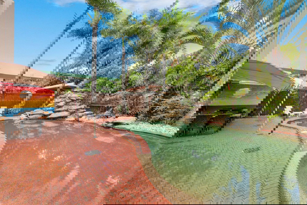 Cairns QLD Accommodation Redcliffe