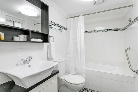 Comfort Inn & Suites Burwood - Accommodation Redcliffe 4