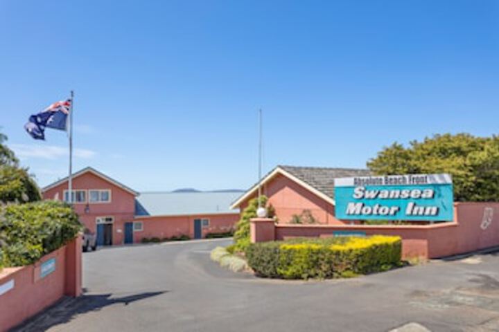 Apslawn TAS Accommodation Redcliffe