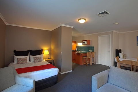 Quest Waterfront Serviced Apartments - Accommodation Redcliffe 2