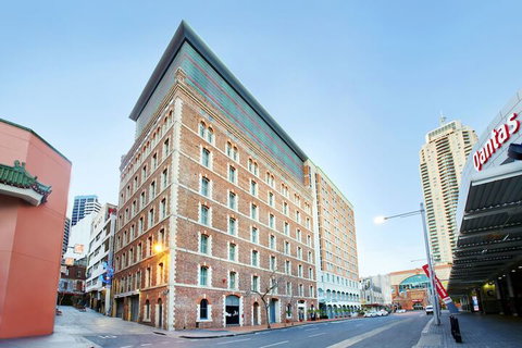 Holiday Inn Darling Harbour, An IHG Hotel - Accommodation Redcliffe 1