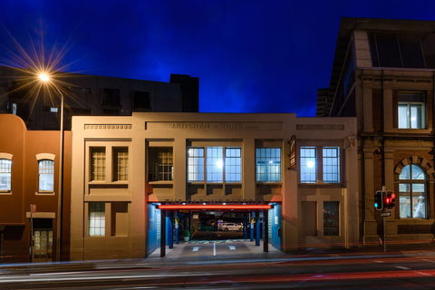 Old Woolstore Apartment Hotel - Accommodation Redcliffe 0