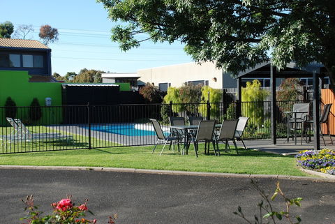 Mitchell On Main Motel & Apartments - Accommodation Redcliffe 0