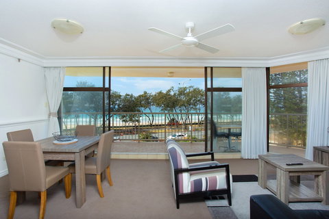 Imperial Surf Private Apartments - Accommodation Redcliffe 4