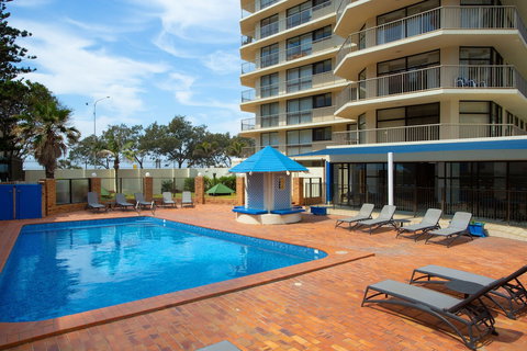 Imperial Surf Private Apartments - Accommodation Redcliffe 2