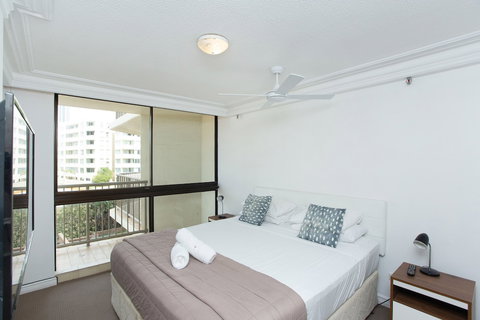 Imperial Surf Private Apartments - Accommodation Redcliffe 6