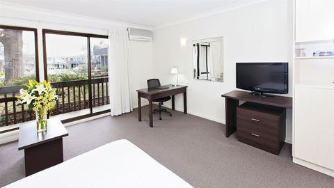 Ibis Styles Canberra Tall Trees - Accommodation Redcliffe 4