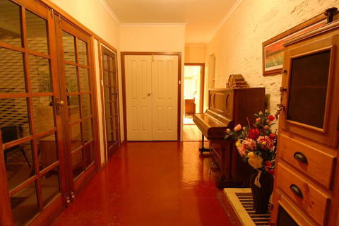 Treasured Memories Cottage - Accommodation Redcliffe 1