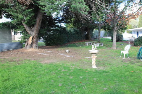 Byer Fountain Motor Inn, Holbrook - Accommodation Redcliffe 2