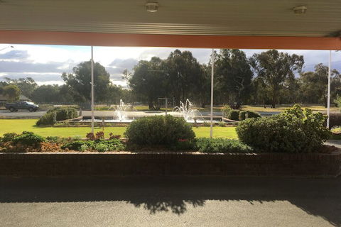 Byer Fountain Motor Inn, Holbrook - Accommodation Redcliffe 6