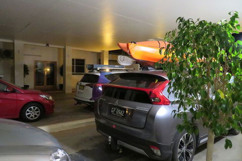 Bishops Lodge Narrandera - Accommodation Redcliffe 4
